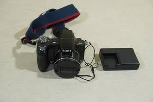 lot 9A image: Sony DSC-H50 Digital Camera