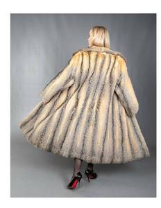 lot 1C image: Ladies&nbspNatural Grey Fox&nbspCoat&nbspfrom Germany - Large