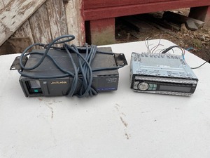 lot 28 image: Alpine 6 Disc CD Changer CD Shuttle CHM S601 & Alpine CDE-9842 CD Player In Dash Receiver