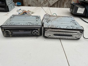 lot 30 image: Retro Early 2000s Pioneer DEH-1400 CD Radio Player & Sony CDX-L1410X FMAM Compact Disc Player