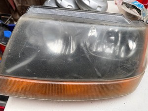 lot 59 image: Headlight Assembly