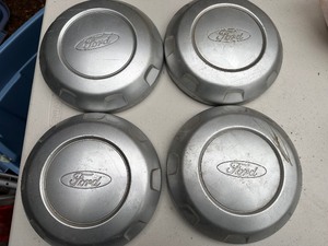 lot 60 image: Ford F150 Center Caps