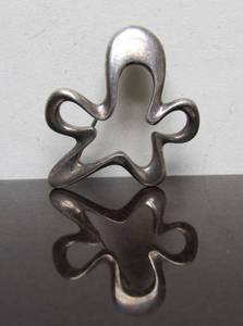 lot 28 image: Signed Vintage GEORG JENSEN Denmark Abstract Sterling Silver Brooch Pin