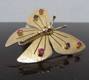 lot 34 image: Signed Solid 14k Gold Butterfly Brooch Pin wGemstones