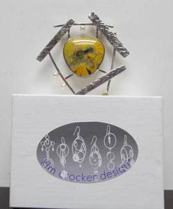 lot 43 image: Sculptural Modernist Sterling Silver, Stone & Genuine Pearl Brooch Pendant by Kim Crocker 