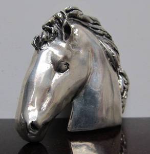 lot 92 image: Large Heavy Thick Sterling Silver Horse Head Pendant