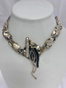 lot 12 image: Wonderful Large Sculptural Sterling Silver Necklace wInset Pearl & Onyx