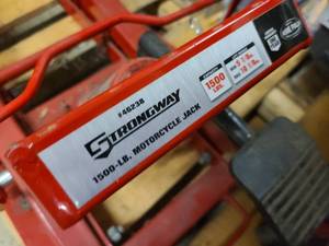 Strongway 1500lb Motorcycle Jack