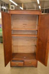 lot 14 image: Vintage Wooden Wardrobe