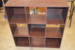 lot 17 image: Wooden Shelf