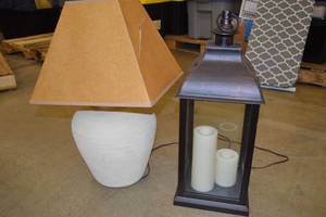 lot 28 image: Decorative Table Lamp  Lantern with Candles