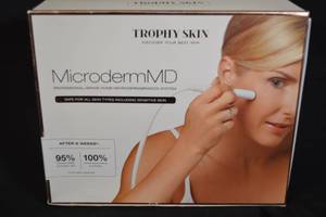 lot 81 image: Trophy Skin MicrodermMD Professional Grade Home Microdermabrasion System
