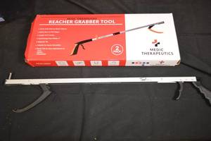 lot 93 image: 3ct Medic Therapeutics Reacher-Grabber Tool