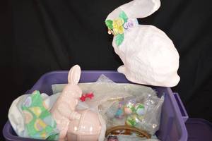 lot 107 image: Assorted Easter Decor