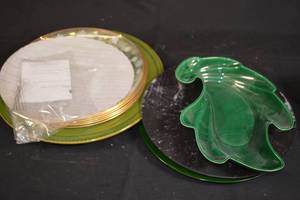 lot 131 image: Miscellaneous Decorative Dish Set