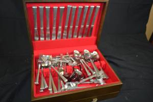 lot 151 image: Medieval Style Pewter Dinnerware Set