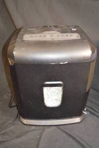 lot 154 image: Staples Brand Lockout Key Document Shredder