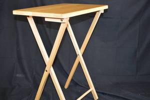 lot 165 image: Kohls Wooden Folding TV Tray