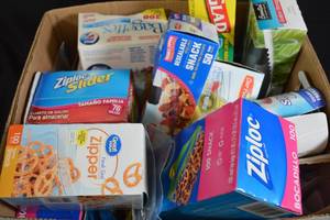 lot 170 image: Bulk Plastic Storage Bags Many Different Sizes and Types