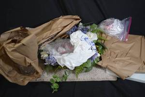 lot 182 image: Bulk Assorted Decor