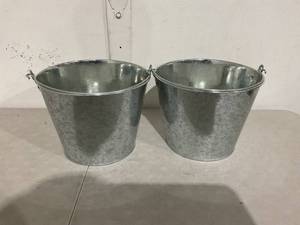 lot 105 image: 2 Steel Pail 2 Qt  7 tall x 9.5 wide