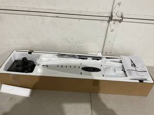 lot 8 image: VOLANTEXRC RC Sailboat 2.4Ghz 2-Channel RC Boat Remote Control