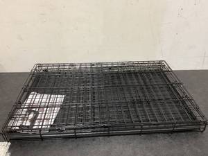 lot 491 image: Medium Dog CrateKennel