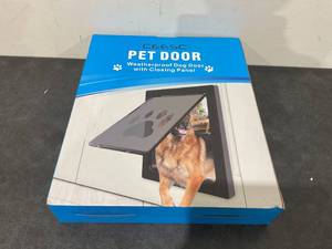 lot 537 image: CEESC Large Dog Door for Pets Up to 100 lb