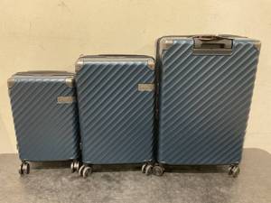 lot 278 image: LuggeX PCKV2048 3 Piece Luggage Set