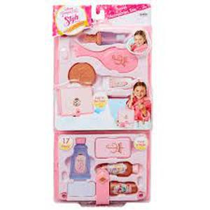 lot 28 image: Disney Princess Style Collection Travel Accessories Kit 98875