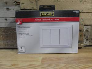 lot 133 image: Defiant Wired Doorbell Chime, White