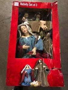 Home Accents Holiday Joseph Mary and Baby Jesus Nativity Scene (3-Piece Set)   Customer Returns See Pictures
