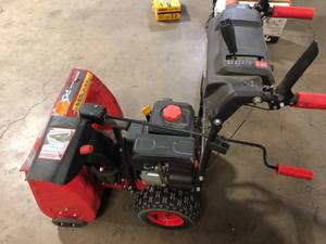 Toro SnowMaster 724 QXE 24 in. 212cc Single-Stage Gas Snow Blower Customer Returns See Pictures