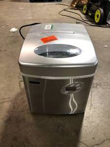 Whynter 49 lb. Portable Ice Maker in Stainless Steel with Water Connection  Customer Returns See Pictures
