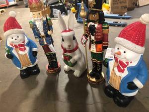 Lot of Assorted Holiday Outdoor Decorations Customer Returns See Pictures