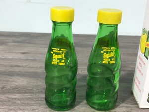 lot 20 image: Vintage 1974 Squirt Salt & Pepper Shakers in Original Box