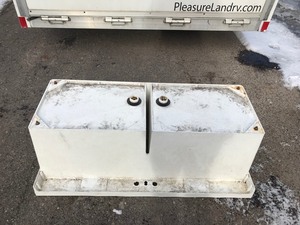 lot 2 image: Plastic Two Bay Wash Sink