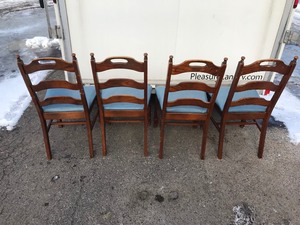 lot 8 image: 4 - Matching Kitchen Chairs