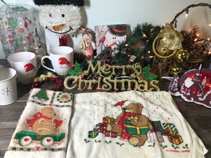 lot 49 image: Lot of Christmas Items