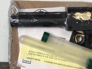 lot 85 image: EZ Series 1000 CO2 Gas Piston Gun