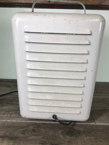 lot 89 image: Titan Electric Heater