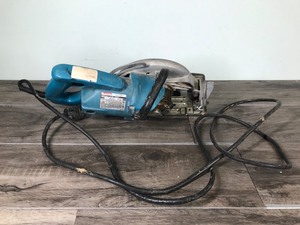 lot 92 image: Makita 5277B 7-14-Inch Hypoid Saw