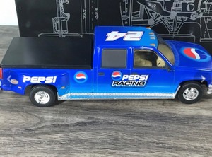 lot 115 image: 1999 Nascar Brookfield Collectors Guild Trackside Collection Jeff Gordon #24  Pepsi - Crew Cab - Open Trailer - Stock Car 124 scale die cast