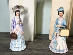 lot 312 image: 5 - Avon - Albee Award Figurines