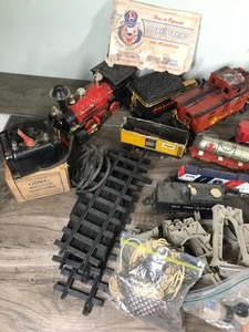 lot 329 image: Lot of Train Collectibles
