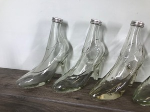 lot 334 image: 8 - Vintage Clear Glass High Heel Shoe Bottle