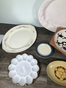 lot 342 image: Lot of Dishware