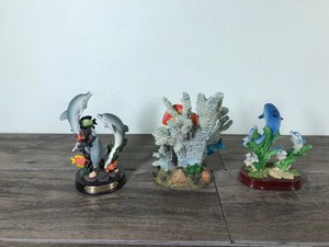 lot 354 image: 3 Fish Figurines
