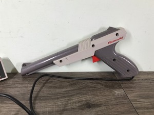 lot 359 image: Regular Nintendo Zapper Gun & Controller