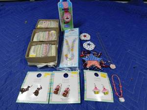 lot 162 image: Childrens jewelry